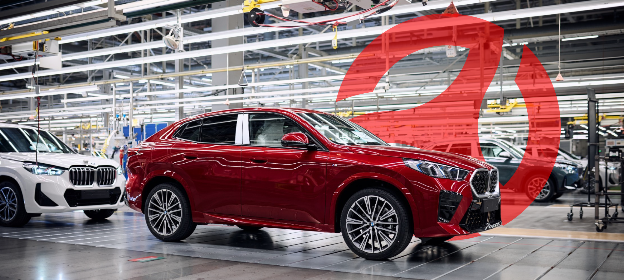 BMW X2 y su variante 100%
eléctrica, el primer BMW iX2, en Regensburg.